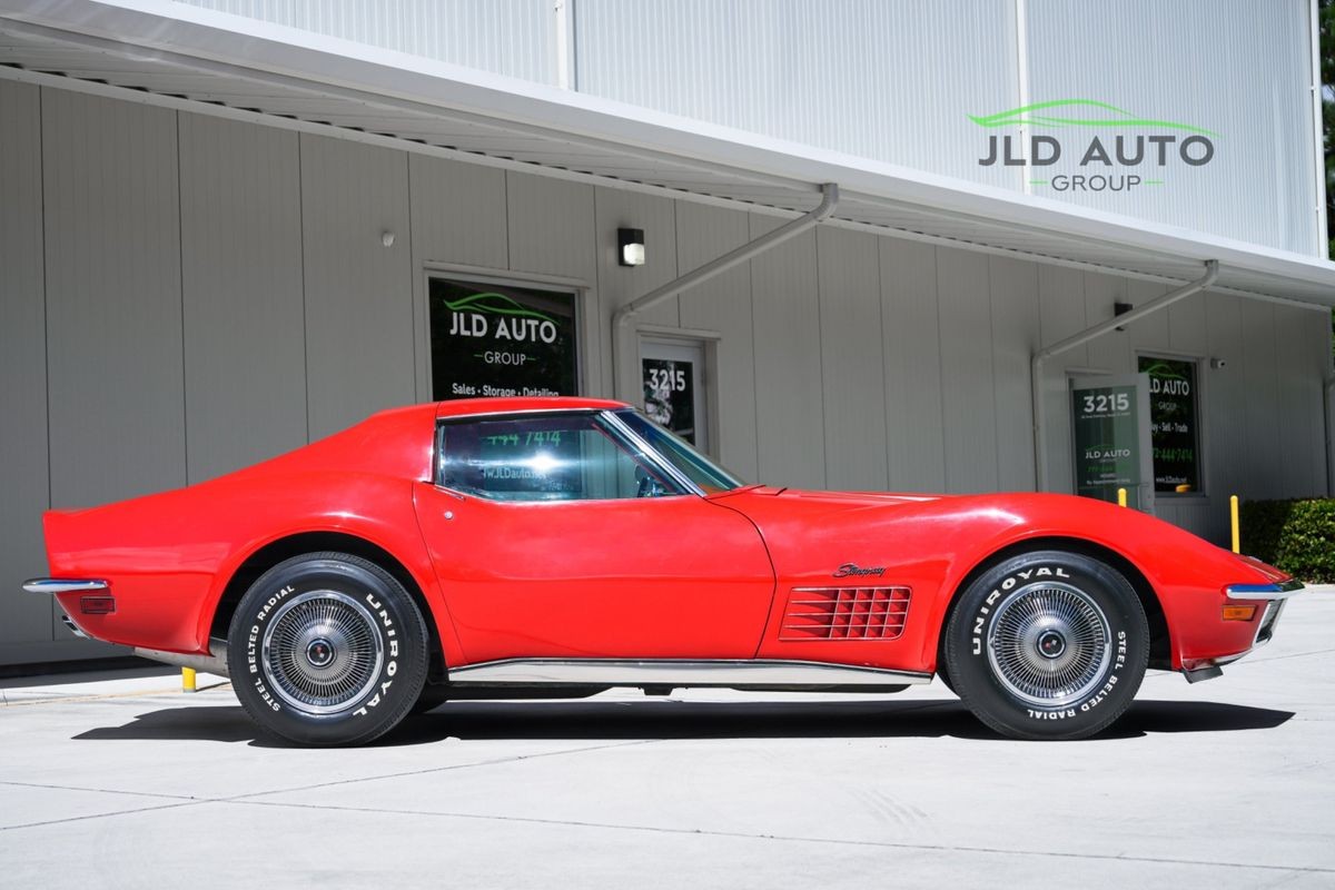 Chevrolet-Corvette-1972-5
