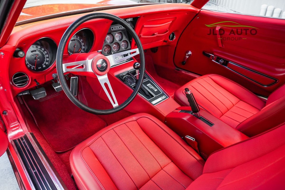 Chevrolet-Corvette-1972-6