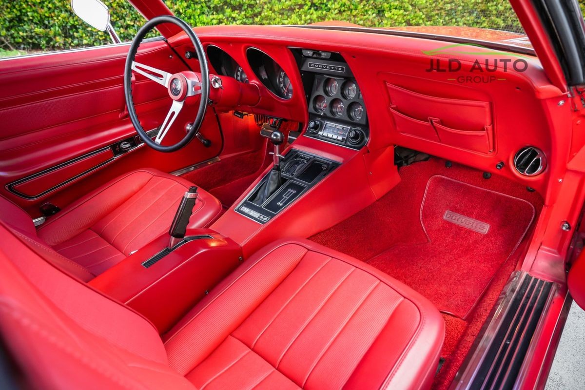 Chevrolet-Corvette-1972-8