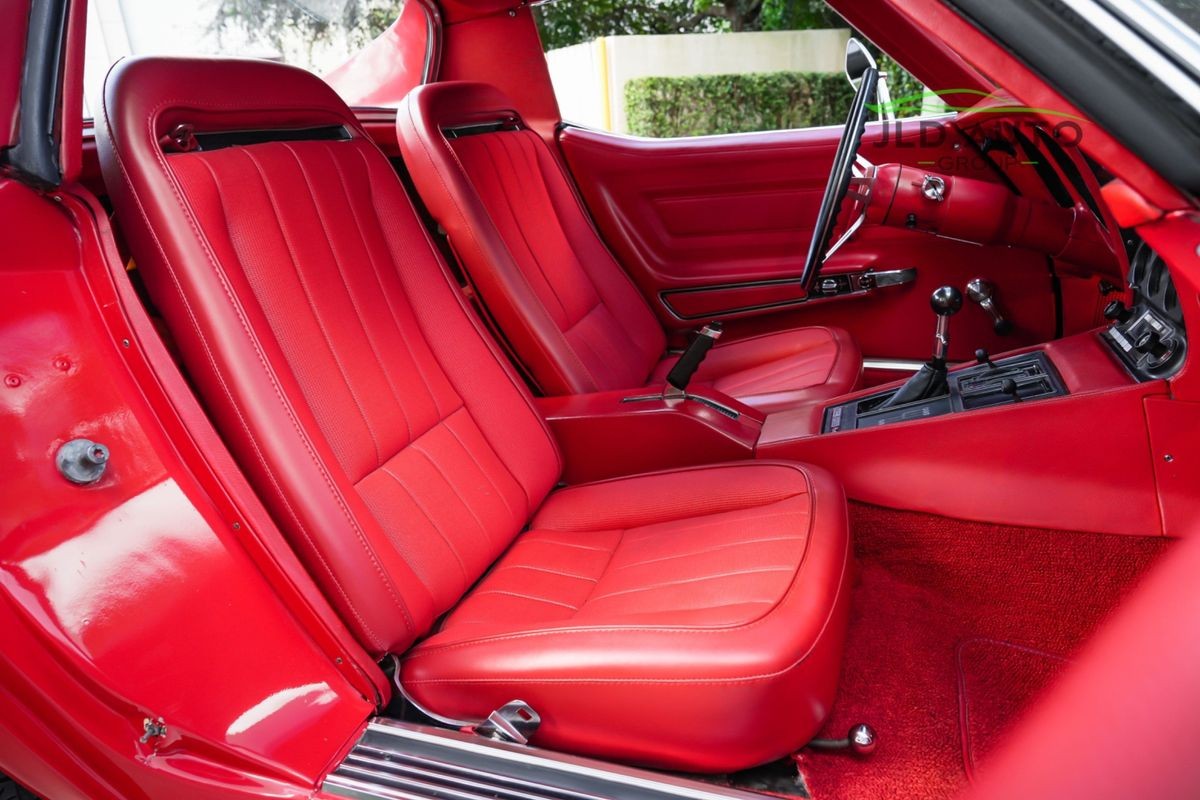 Chevrolet-Corvette-1972-9