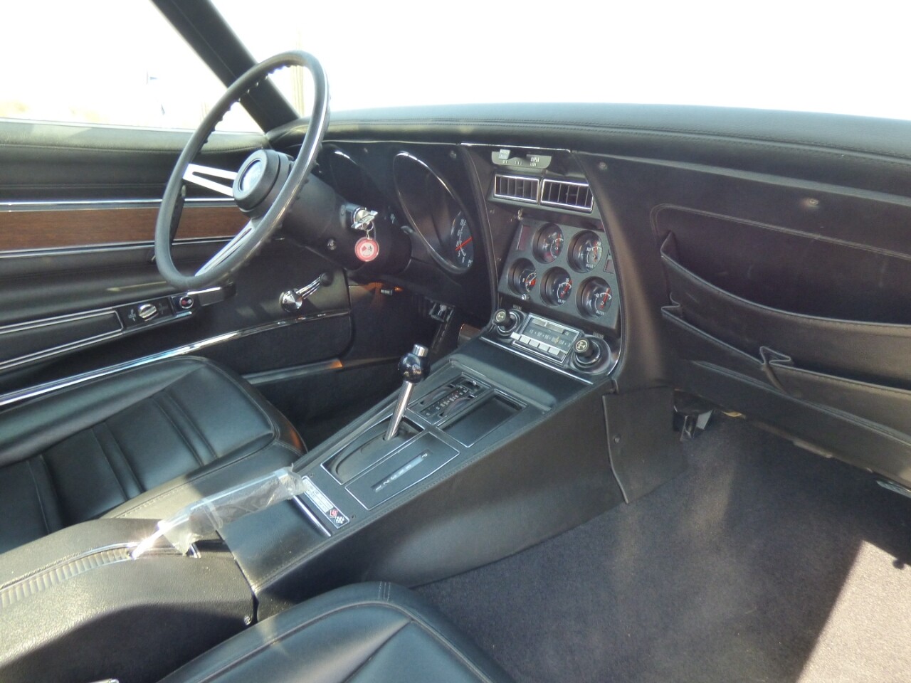 Chevrolet-Corvette-1972-American-Muscle-Car-23