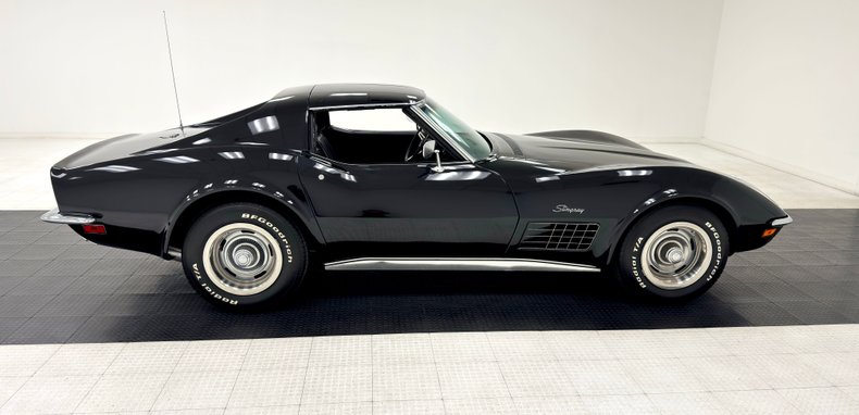 Chevrolet-Corvette-1972-Black-Black-11