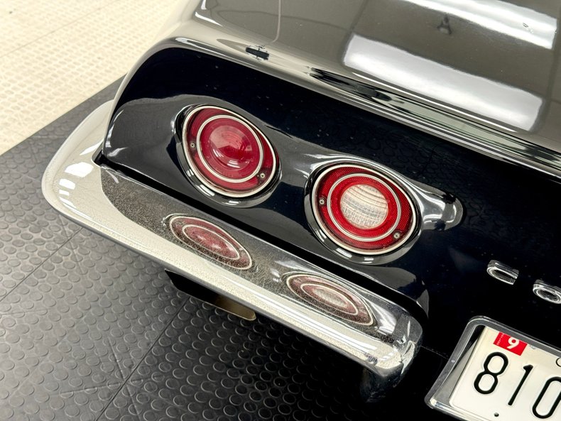Chevrolet-Corvette-1972-Black-Black-22