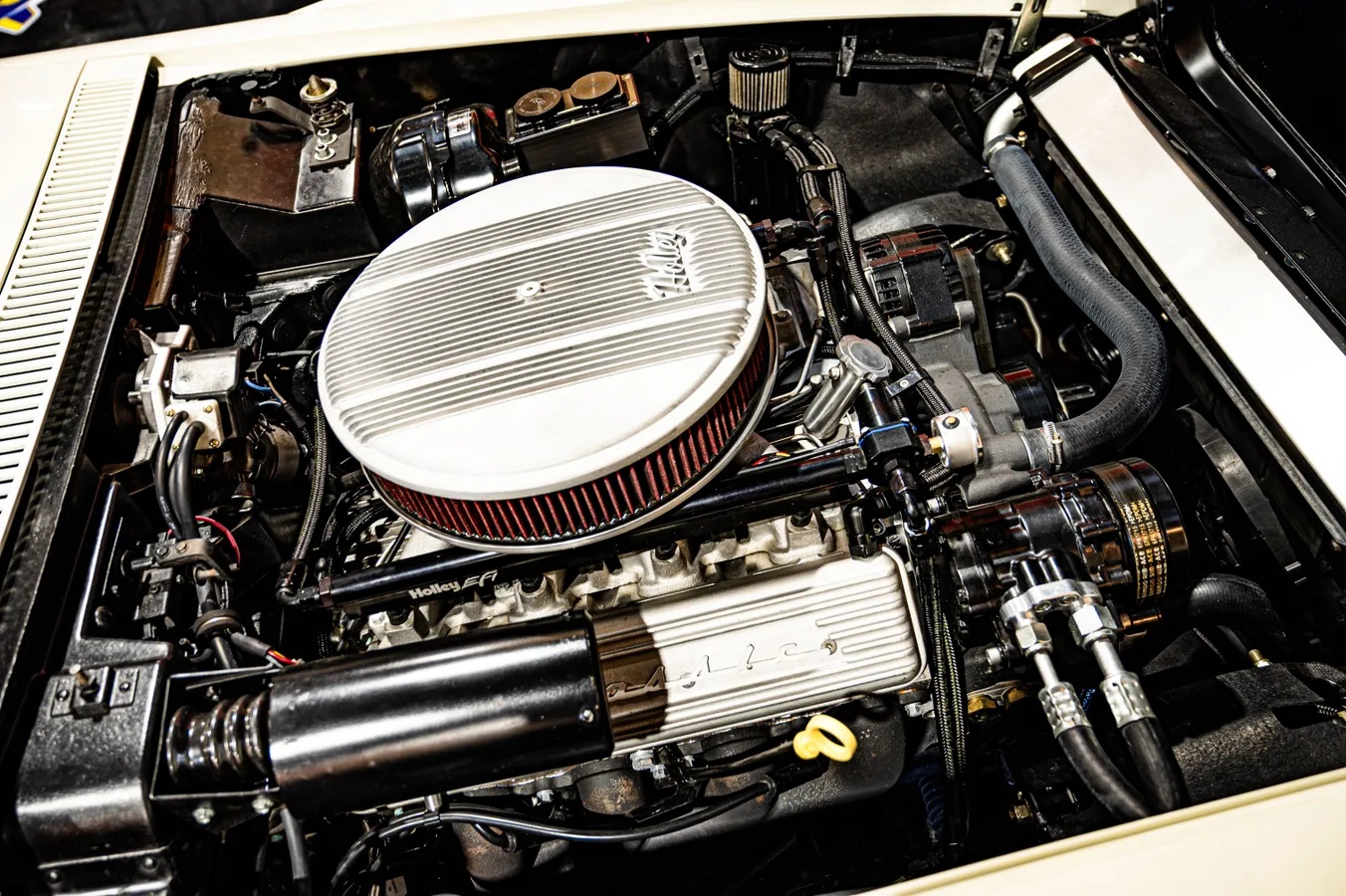 Chevrolet-Corvette-1972-Classic-White-Tan-13