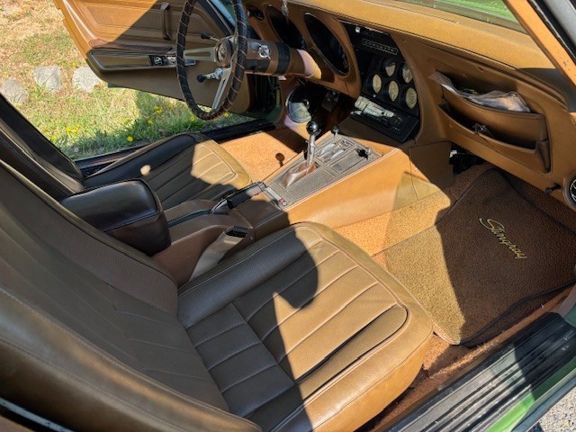 Chevrolet-Corvette-1972-Coupe-13