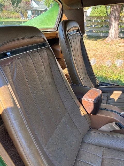 Chevrolet-Corvette-1972-Coupe-16