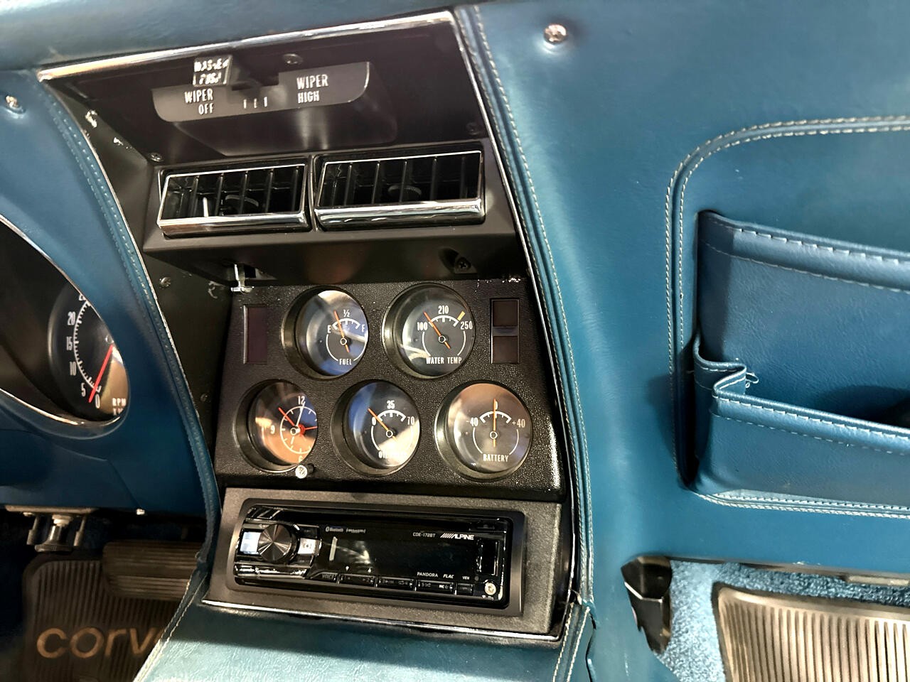 Chevrolet-Corvette-1972-Coupe-27
