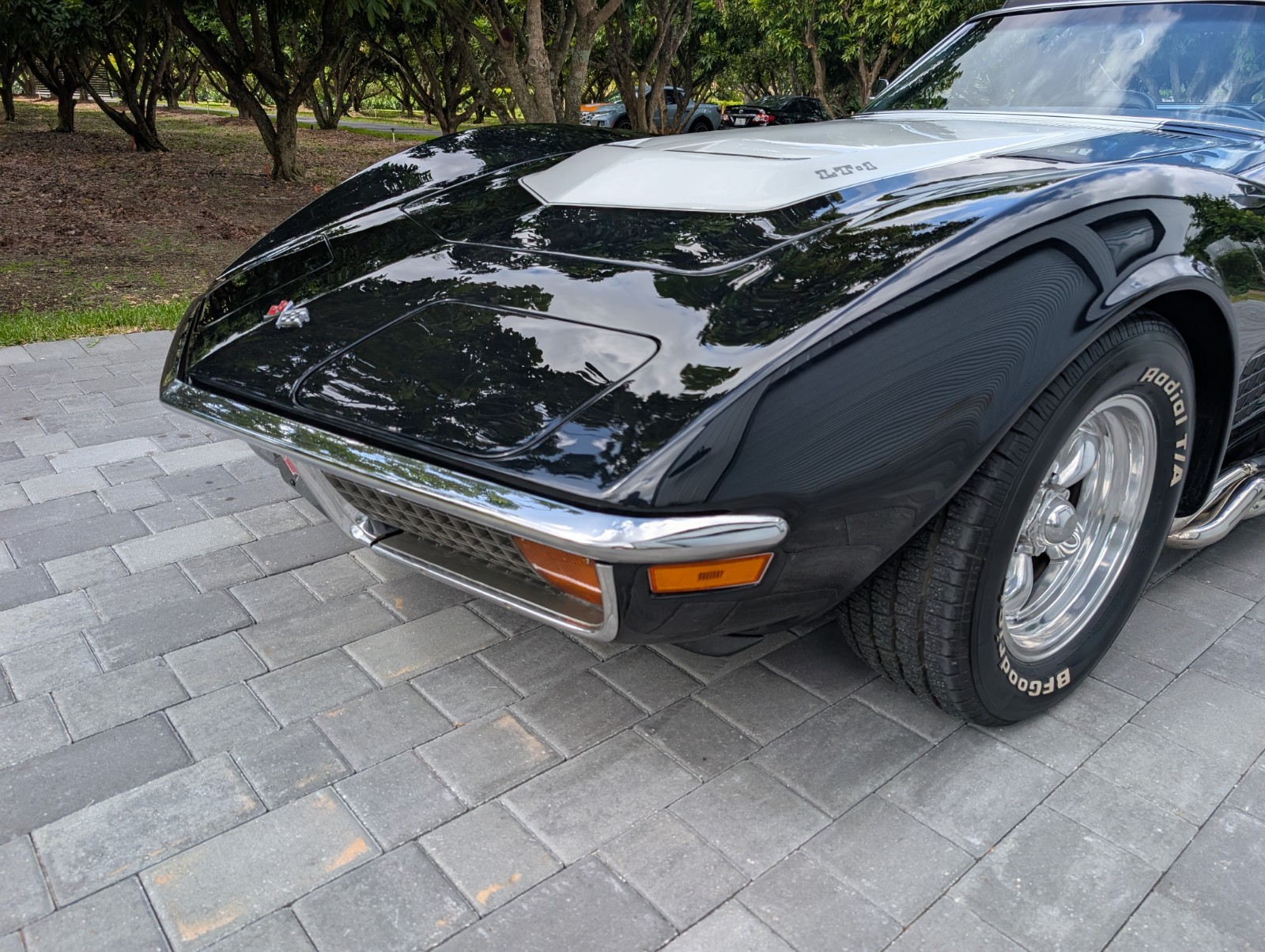 Chevrolet-Corvette-1972-Coupe-3