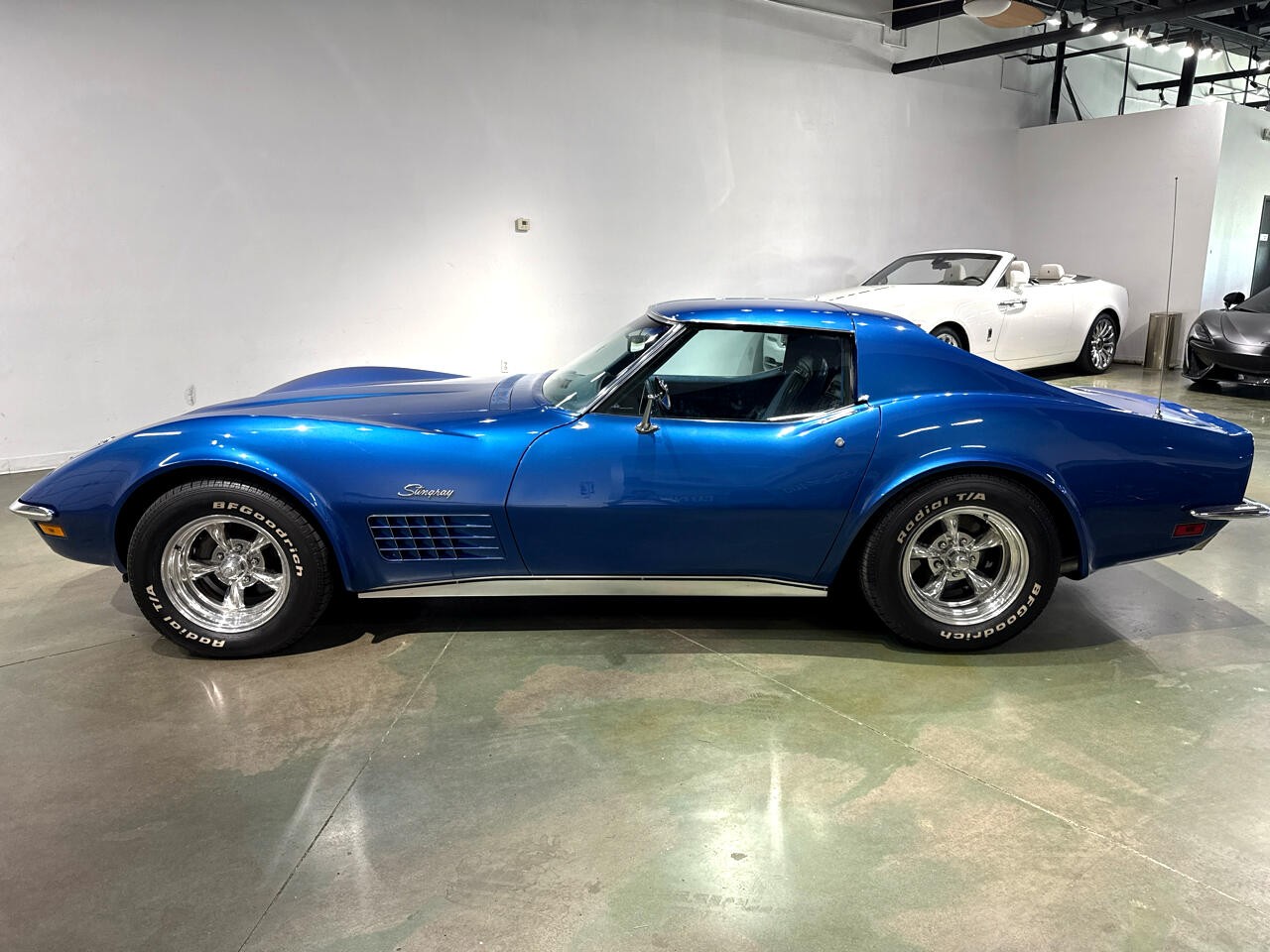 Chevrolet-Corvette-1972-Coupe-3