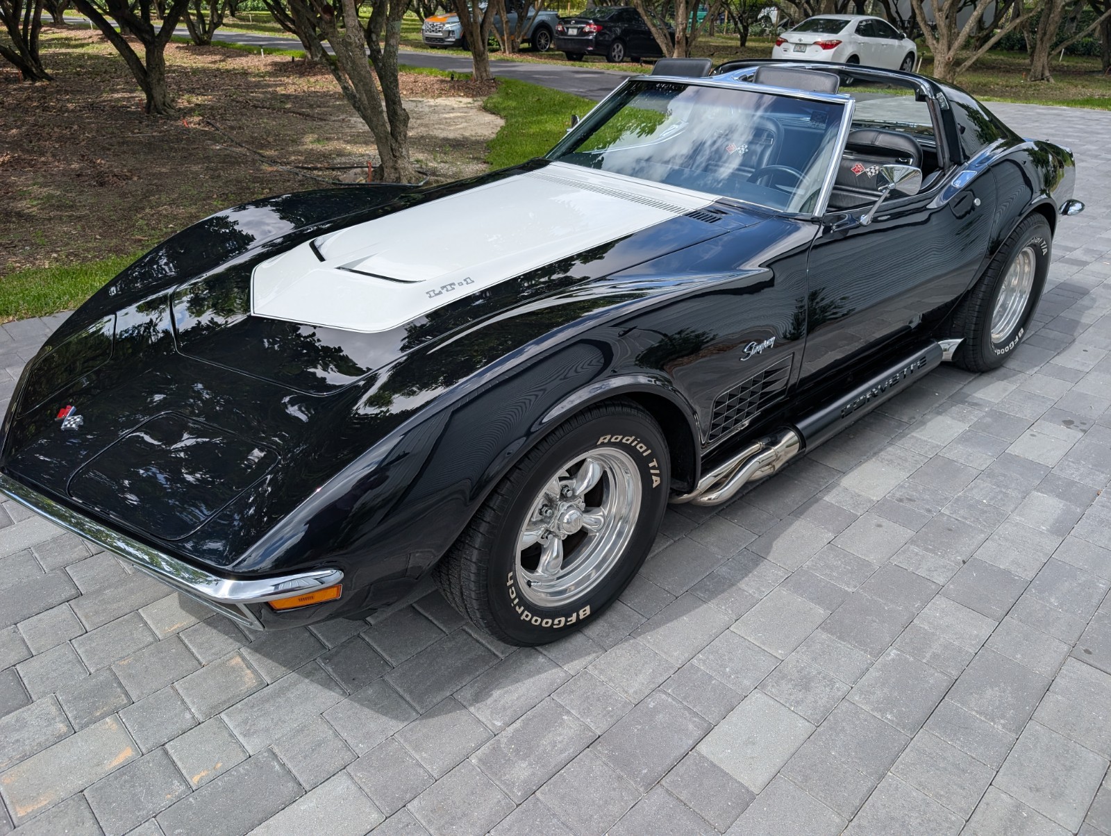 Chevrolet-Corvette-1972-Coupe-4