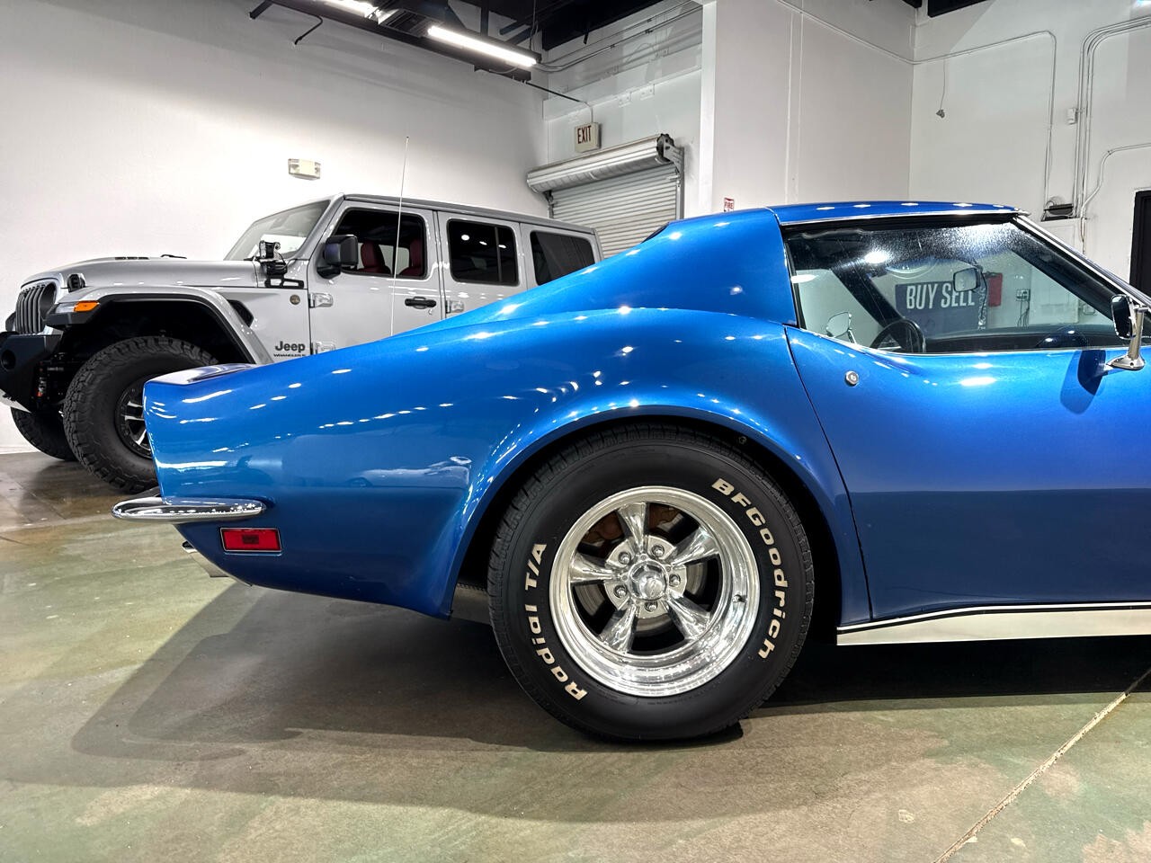 Chevrolet-Corvette-1972-Coupe-8