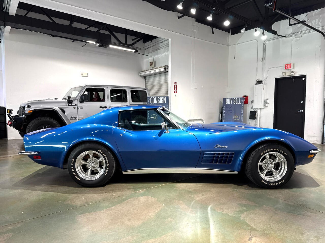 Chevrolet-Corvette-1972-Coupe-9