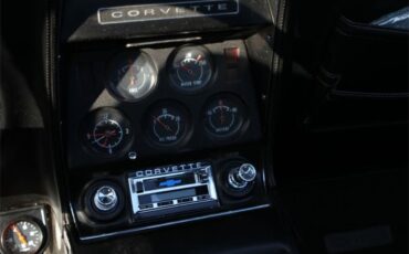 Chevrolet-Corvette-1972-Merlot-Metallic-Black-15