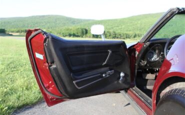 Chevrolet-Corvette-1972-Merlot-Metallic-Black