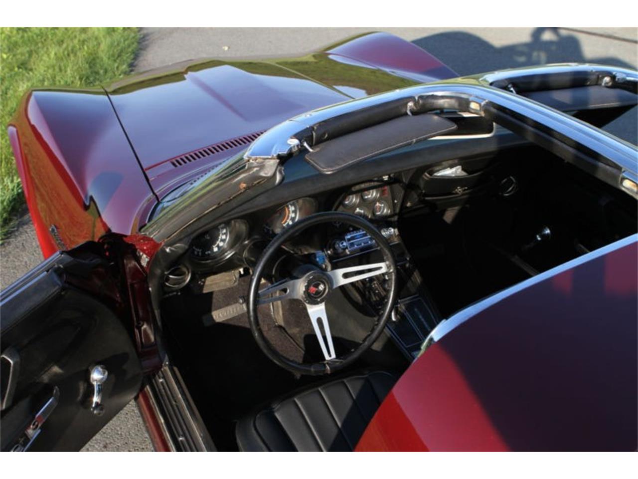 Chevrolet-Corvette-1972-Merlot-Metallic-Black-4