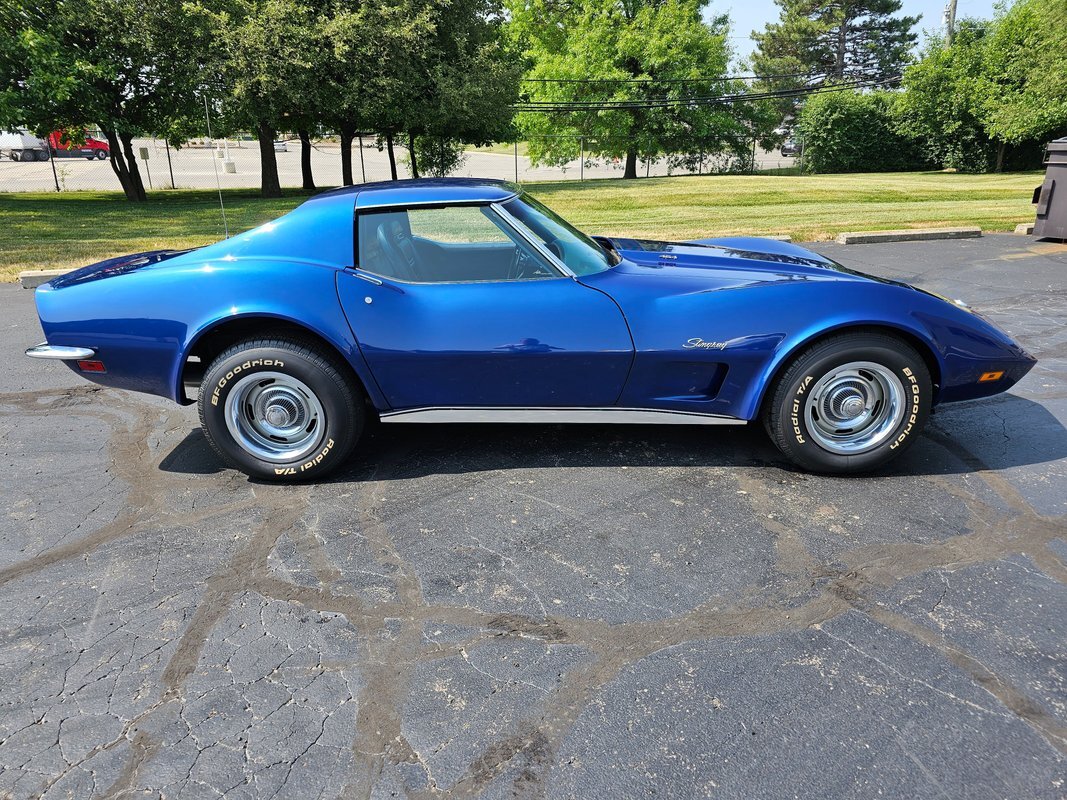 Chevrolet-Corvette-1973-10