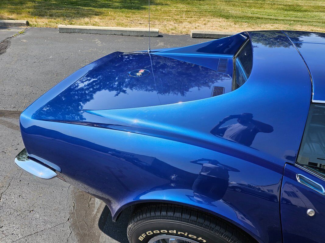 Chevrolet-Corvette-1973-13