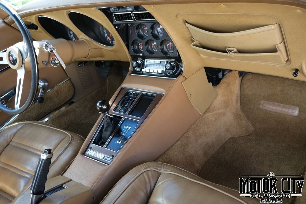 Chevrolet-Corvette-1973-19