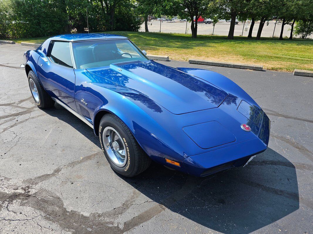Chevrolet-Corvette-1973-3