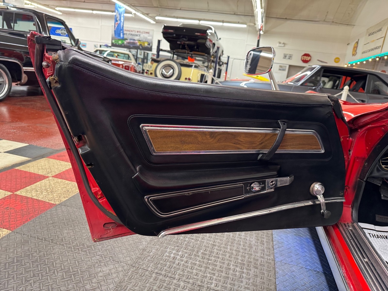 Chevrolet-Corvette-1973-39