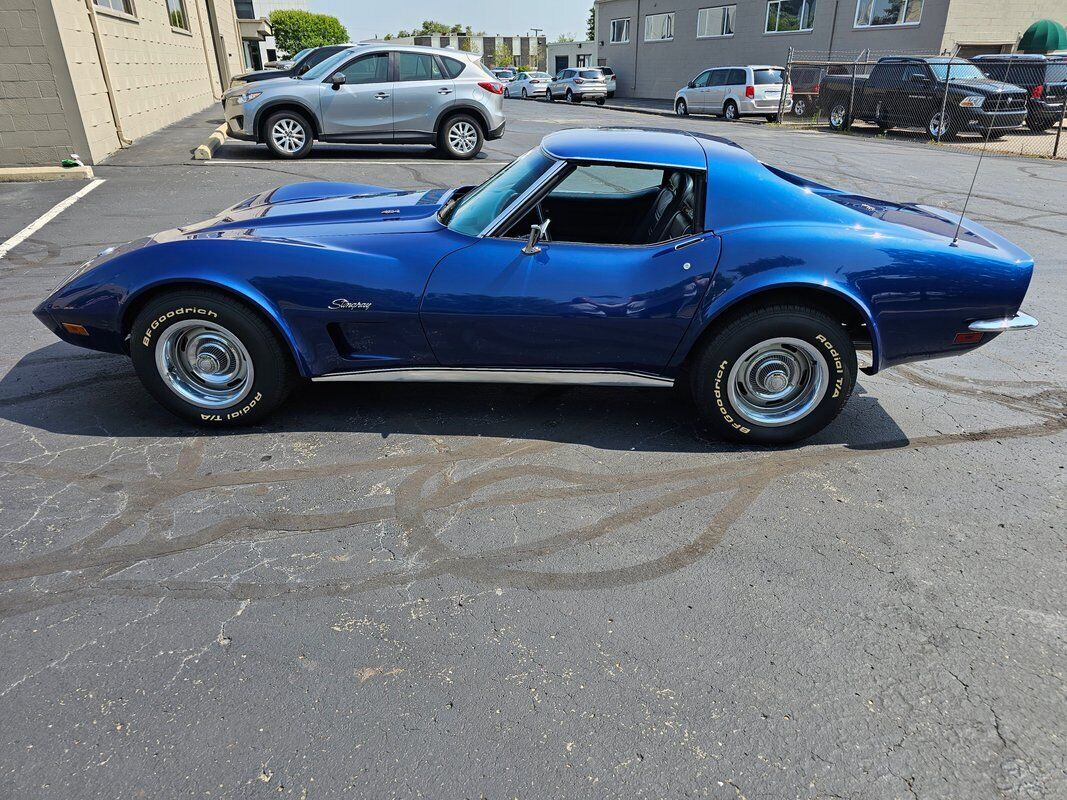 Chevrolet-Corvette-1973-6