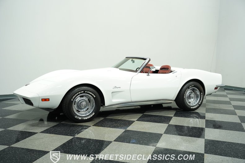 Chevrolet-Corvette-1973-Classic-White-Red-12