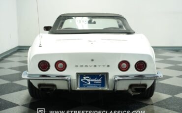 Chevrolet-Corvette-1973-Classic-White-Red-16