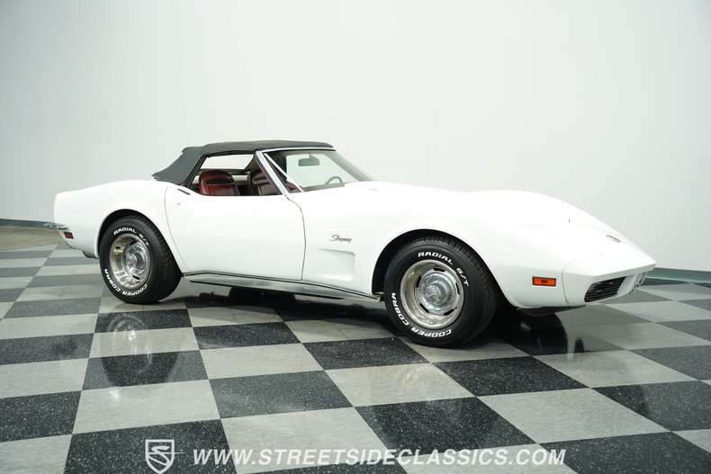 Chevrolet-Corvette-1973-Classic-White-Red-21