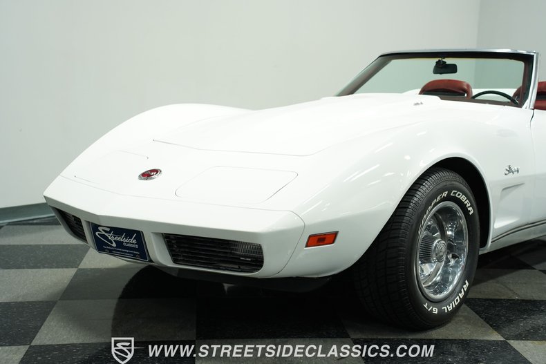 Chevrolet-Corvette-1973-Classic-White-Red-24