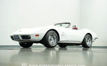 Chevrolet-Corvette-1973-Classic-White-Red-26