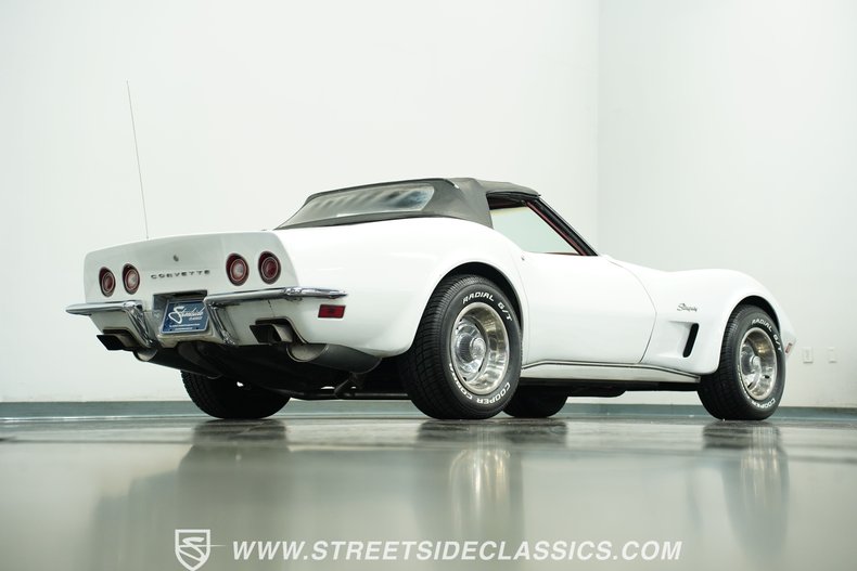 Chevrolet-Corvette-1973-Classic-White-Red-31
