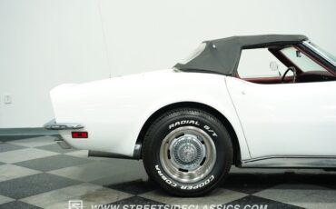Chevrolet-Corvette-1973-Classic-White-Red-33
