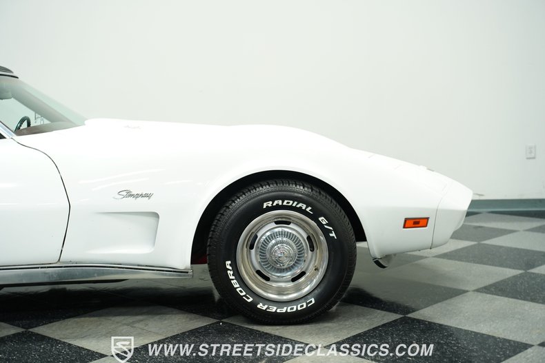 Chevrolet-Corvette-1973-Classic-White-Red-34