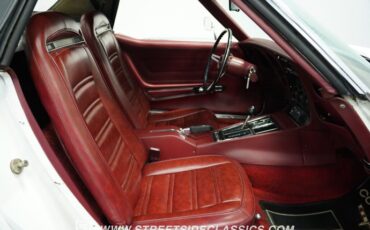 Chevrolet-Corvette-1973-Classic-White-Red-7