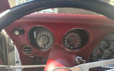 Chevrolet-Corvette-1973-Classic-White-Red-9