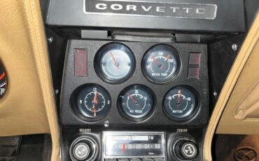 Chevrolet-Corvette-1973-Elkhart-Green-Saddle-Leather-6