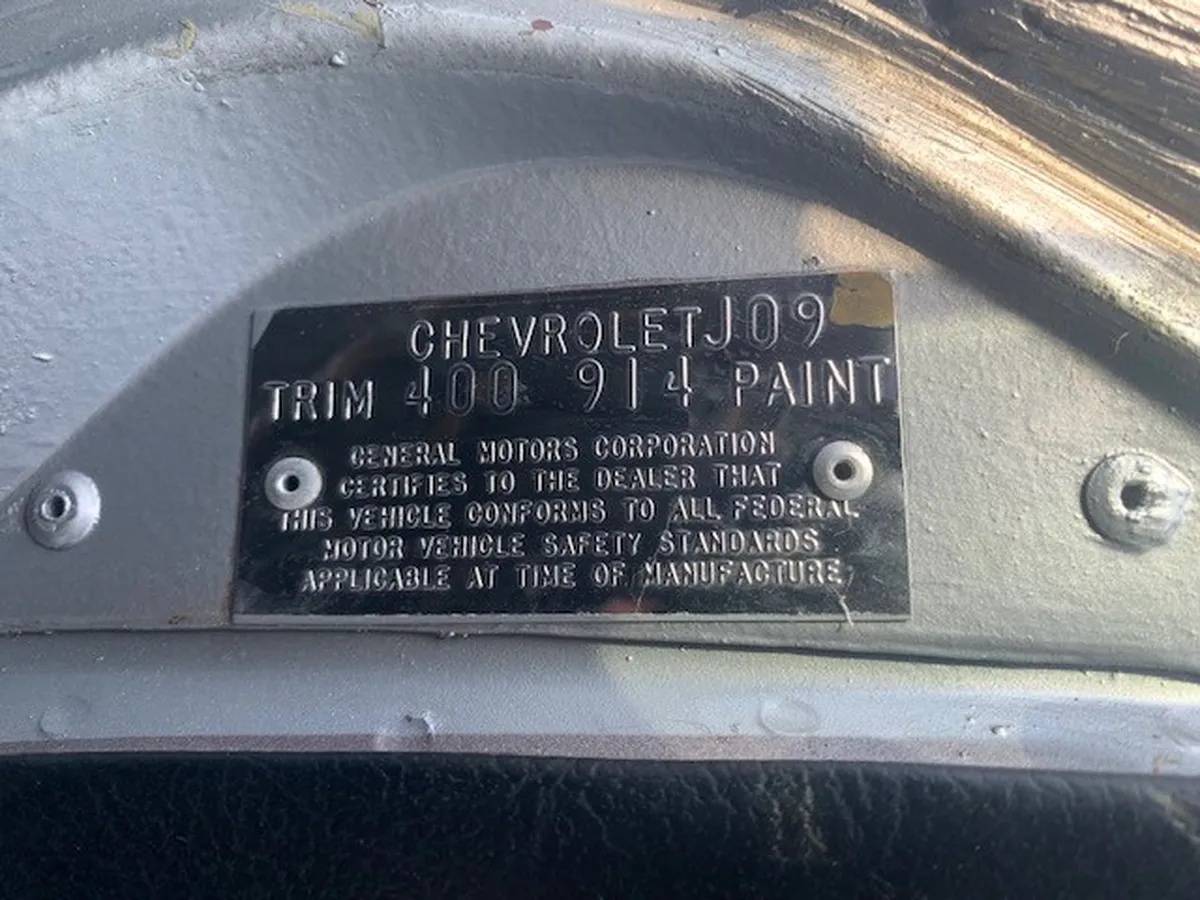 Chevrolet-Corvette-1973-Lt-Grey-Black-15