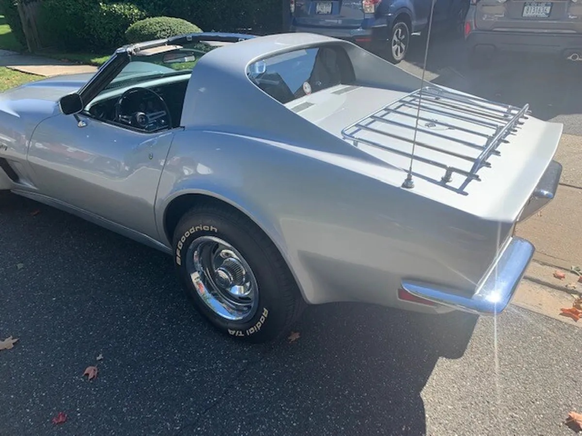 Chevrolet-Corvette-1973-Lt-Grey-Black-6