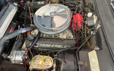 Chevrolet-Corvette-1974-12