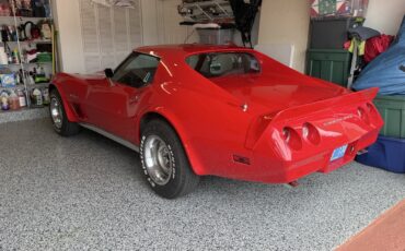 Chevrolet-Corvette-1974-2