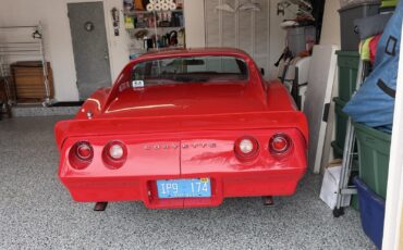 Chevrolet-Corvette-1974-3