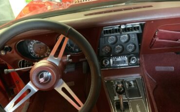 Chevrolet-Corvette-1974-9