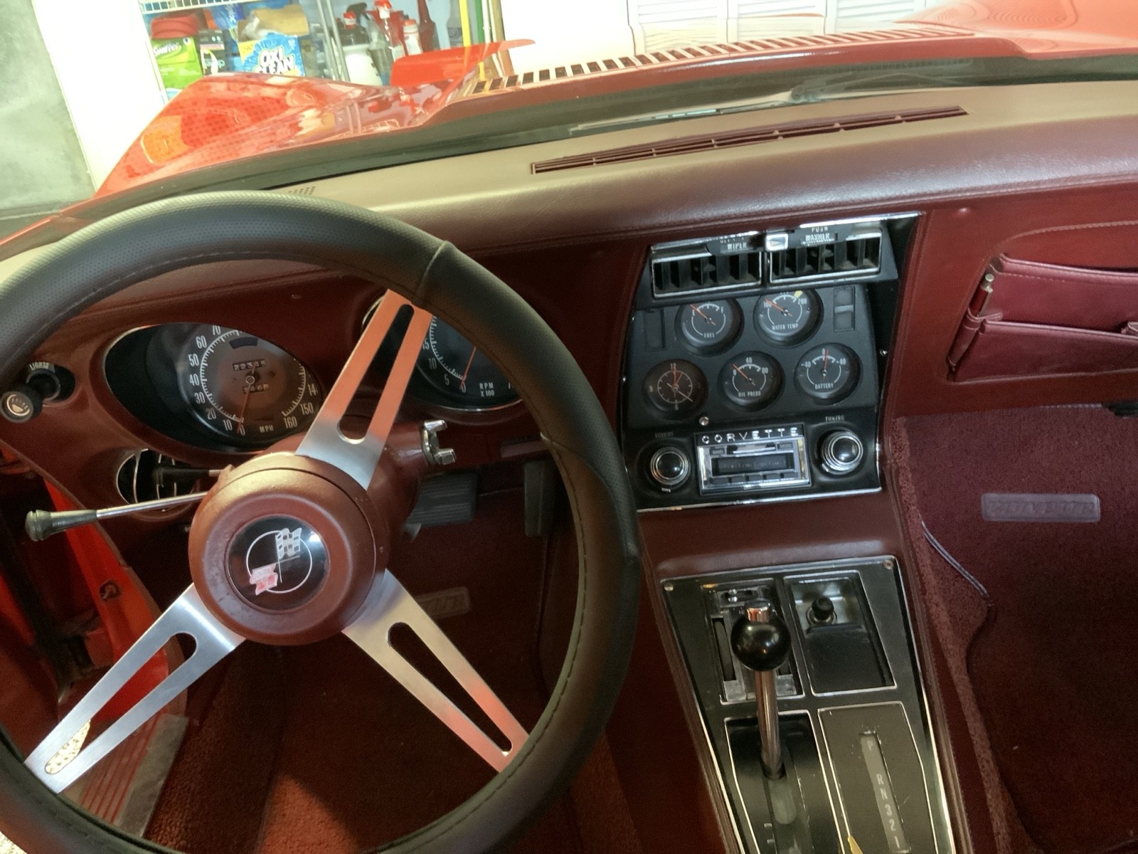 Chevrolet-Corvette-1974-9