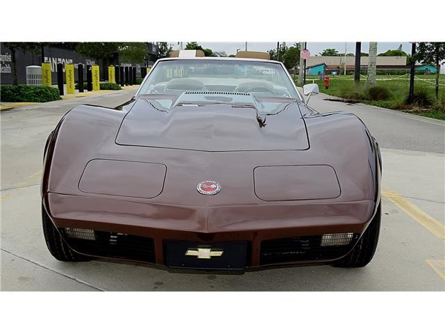 Chevrolet-Corvette-1974-Convertible-10