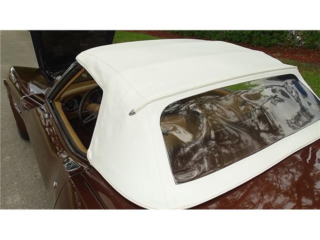 Chevrolet-Corvette-1974-Convertible-11