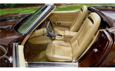 Chevrolet-Corvette-1974-Convertible-12