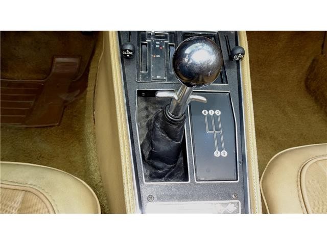 Chevrolet-Corvette-1974-Convertible-19
