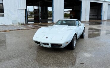 Chevrolet-Corvette-1974-Coupe-1
