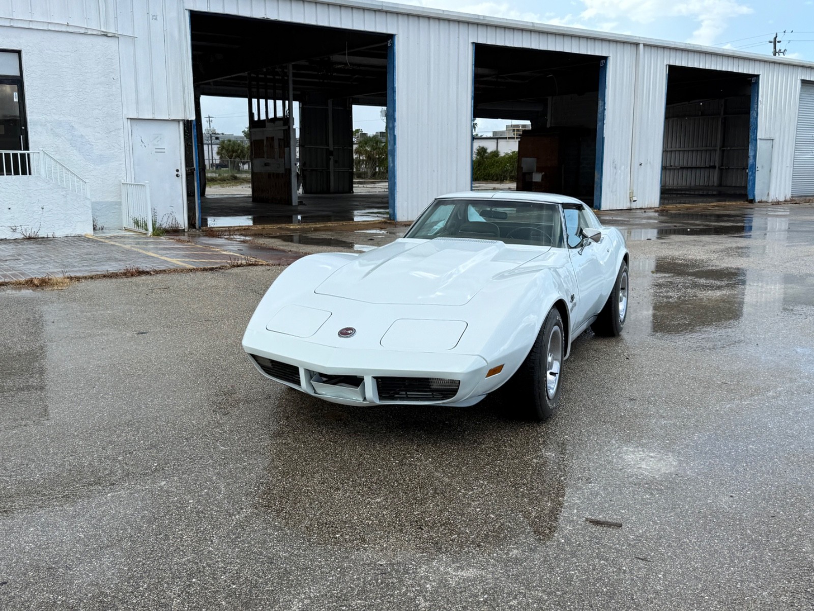 Chevrolet-Corvette-1974-Coupe-1