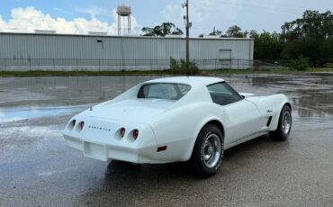 Chevrolet-Corvette-1974-Coupe-11